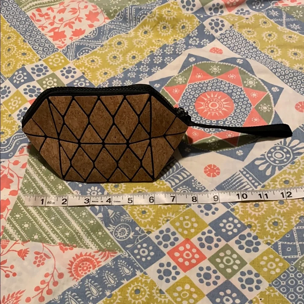 Geometric Cork Wristlet Pouch or Make Up Bag- Collapses Flat for Travel - Picture 2 of 9